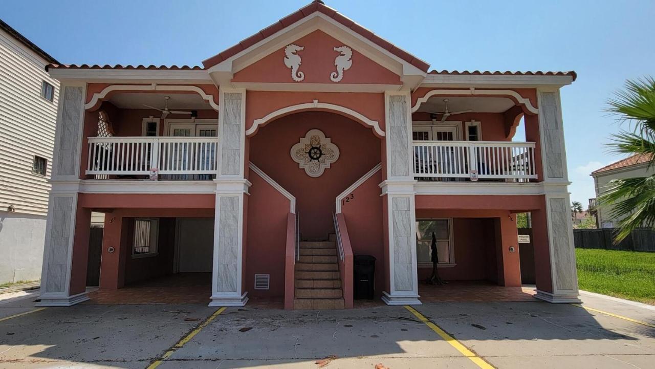 Cozy 2 Bedroom With Big Pool - Campeche Triplex Unit C Home South Padre Island Exterior photo