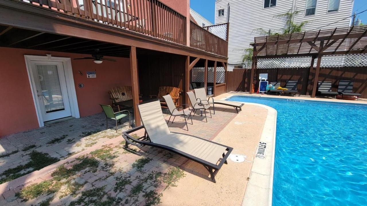 Cozy 2 Bedroom With Big Pool - Campeche Triplex Unit C Home South Padre Island Exterior photo