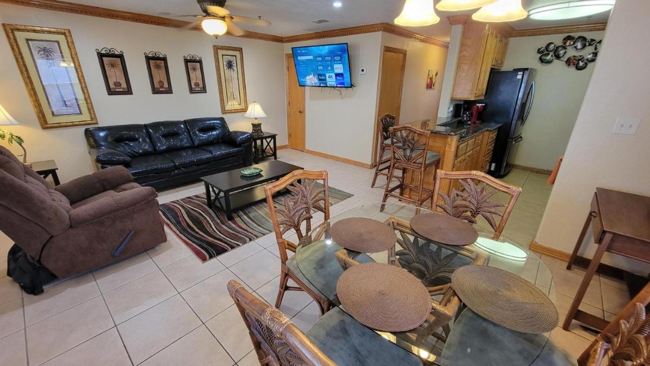 Cozy 2 Bedroom With Big Pool - Campeche Triplex Unit C Home South Padre Island Exterior photo