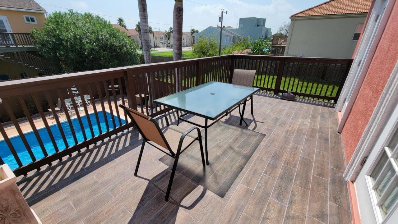 Cozy 2 Bedroom With Big Pool - Campeche Triplex Unit C Home South Padre Island Exterior photo